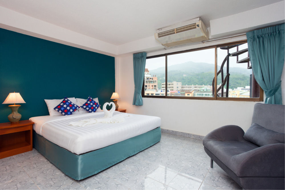 Simple Boutique Seabreeze Hotel Patong Exterior photo